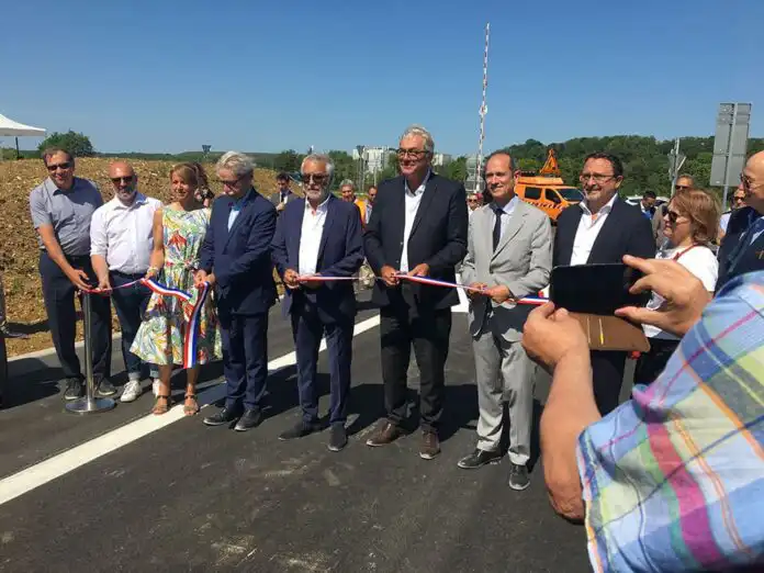 Echangeur d'Ahuy François Rebsamen et François Sauvadet côte à côte pour l’inauguration du nouvel échangeur d’Ahuy