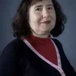 Naïri Nahapétian, l'auteure et journaliste franco-iranienne