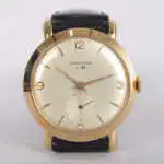 Parmi les objets proposés à la vente aux enchères HvvH, ce Chronomètre LIP en or, mouvement mécanique