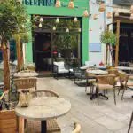 Avec sa terrasse et sa cuisine bourguignonne, Germinal invite à savourer les plaisirs simples d’une bonne table